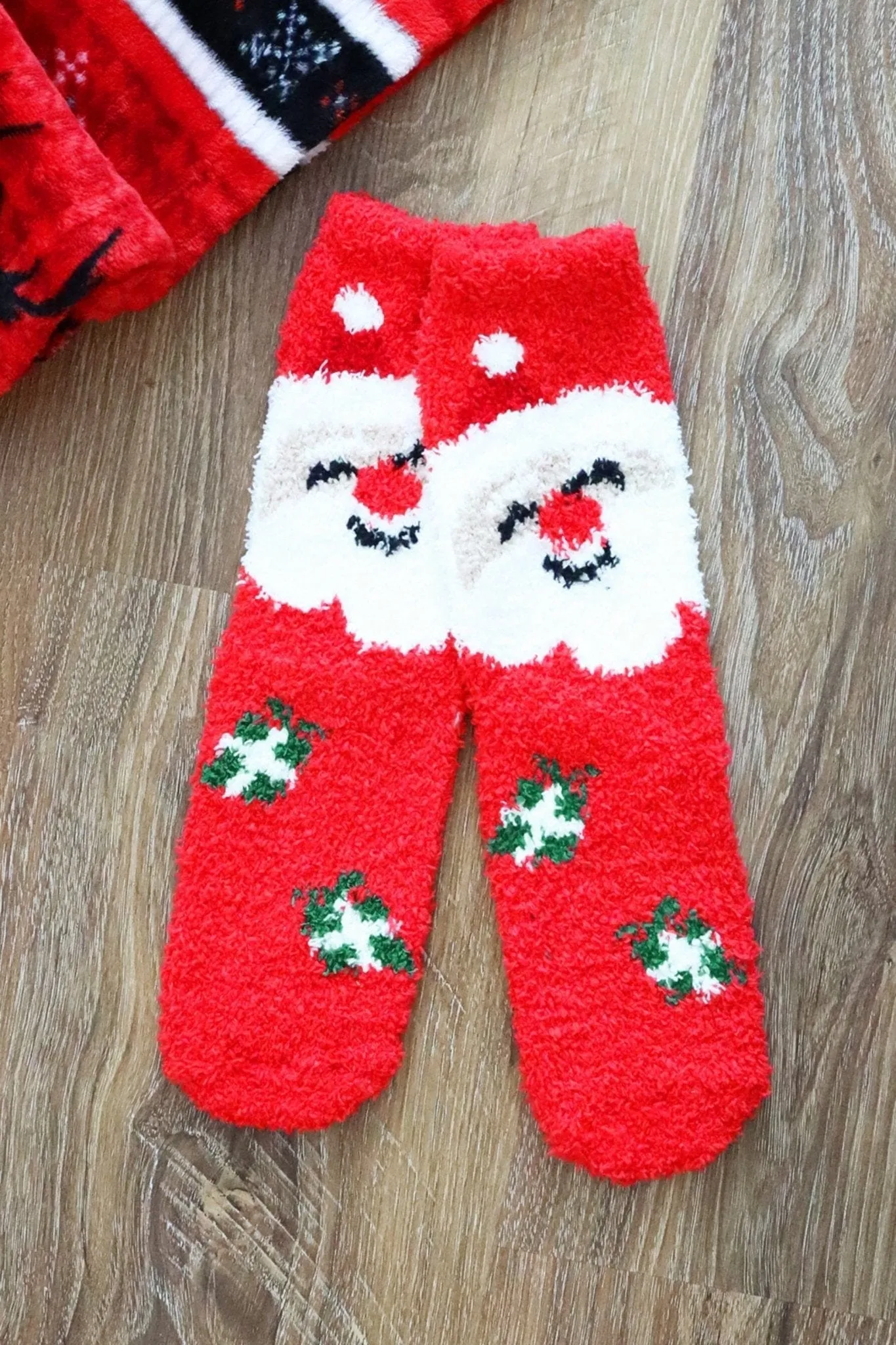 SS1004 12pcs Assorted Fuzzy Christmas Sock Pack