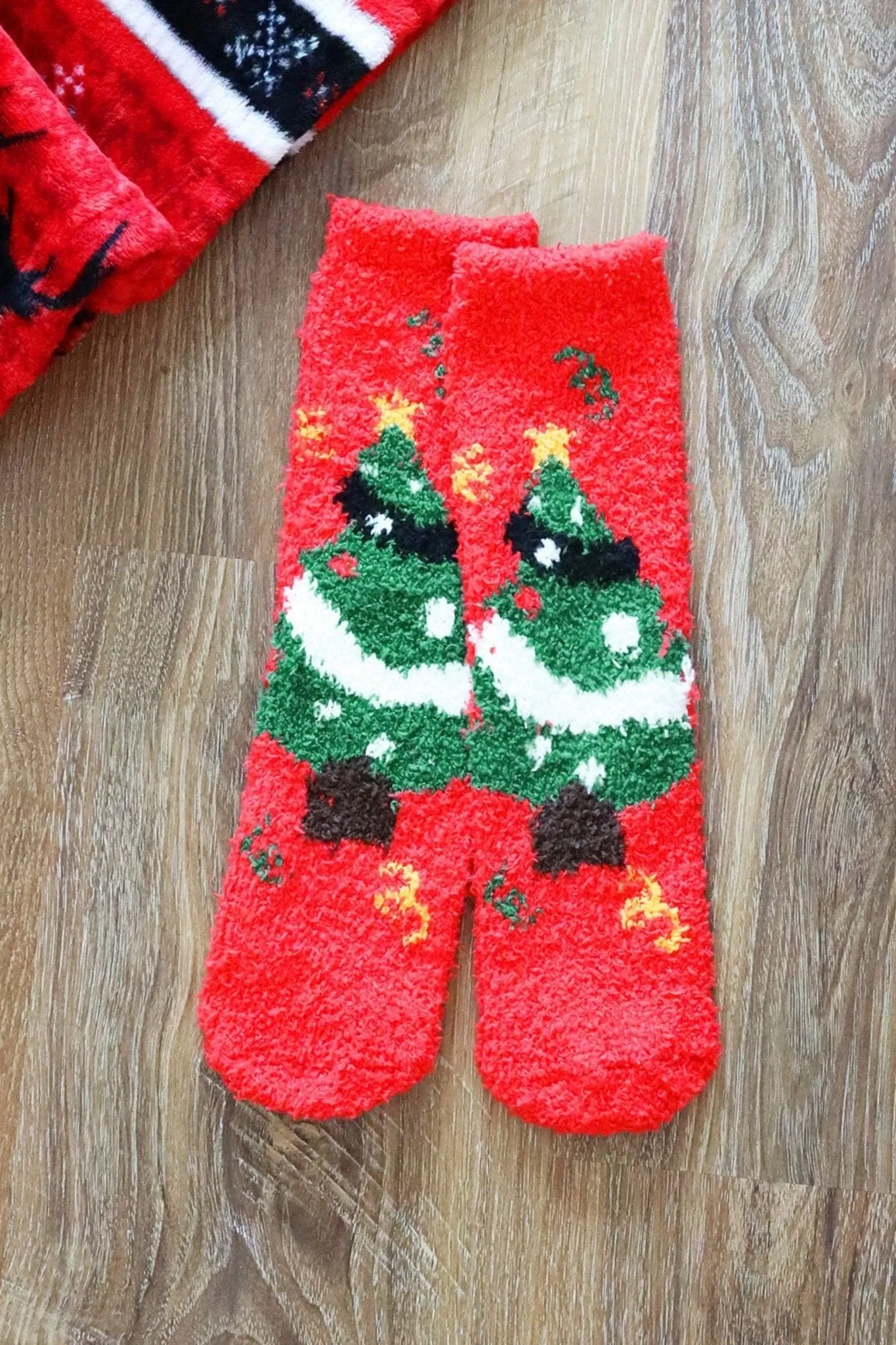 SS1004 12pcs Assorted Fuzzy Christmas Sock Pack